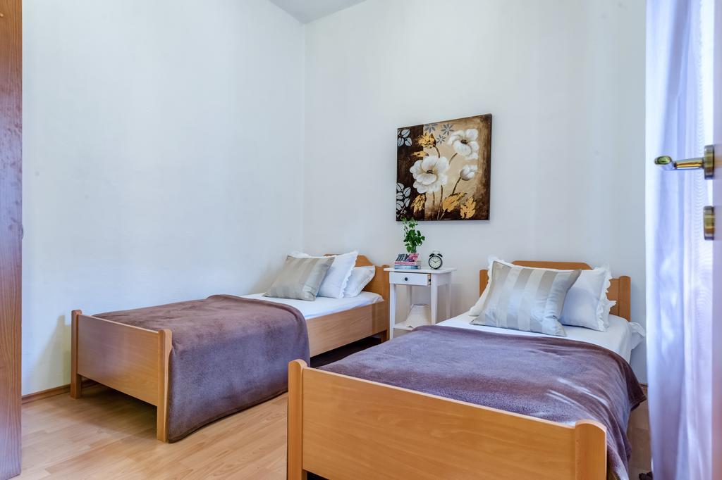 Apartments Bralic ヴィス エクステリア 写真