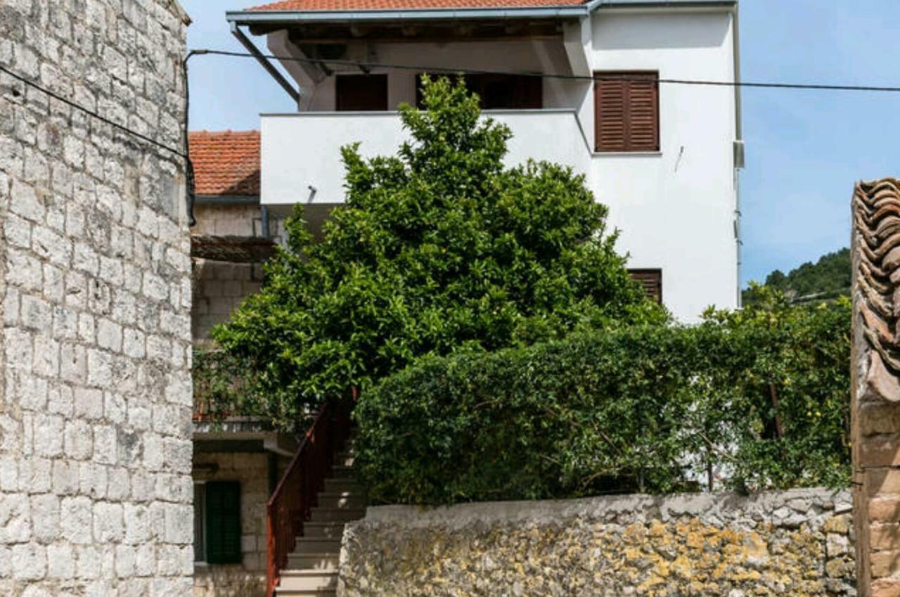Apartments Bralic ヴィス エクステリア 写真